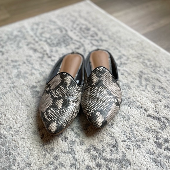 Universal threads, mules, vegan snakeskin, size 7.5 - Picture 1 of 2